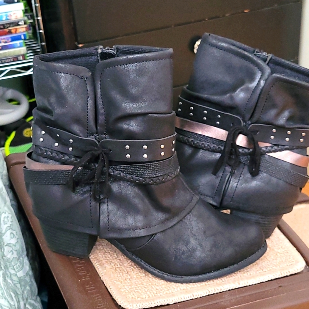 Maurices Black Leather booties